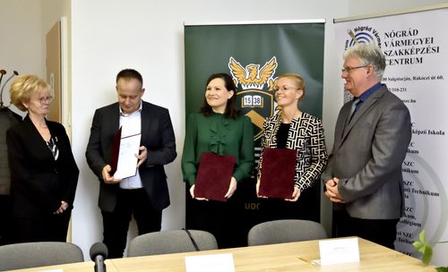 Megnyíltak a Debreceni Egyetem kapui a Táncsics diákjai előtt